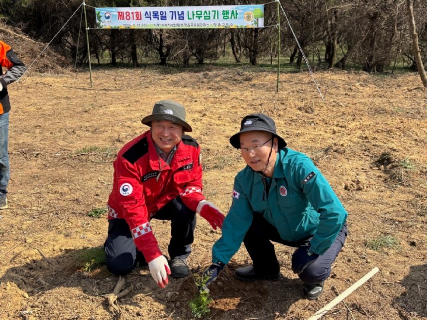 나무심기사진-2.jpg