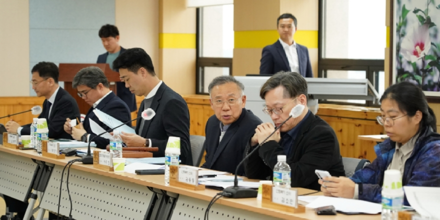 사진2.산림청은 6일 정부대전청사에서 ‘2026년 제2차 산림정책평가위원회 회의’를 개최했다.jpg