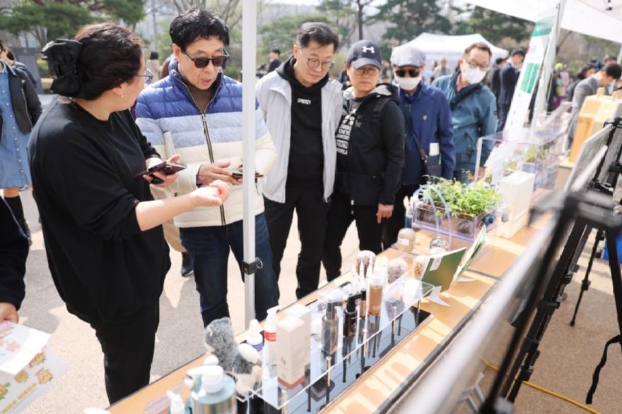 03월28일-홍릉숲 개방 기념 봄꽃축제-01-27.jpg