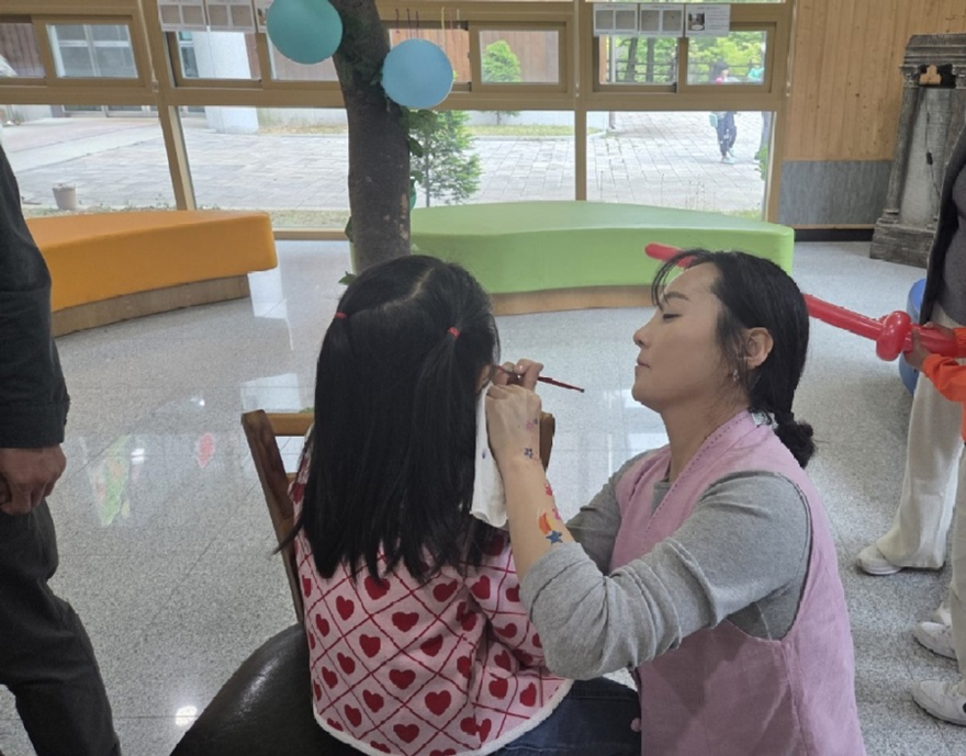 사진3.남해편백휴양림 페이스페인팅.jpg