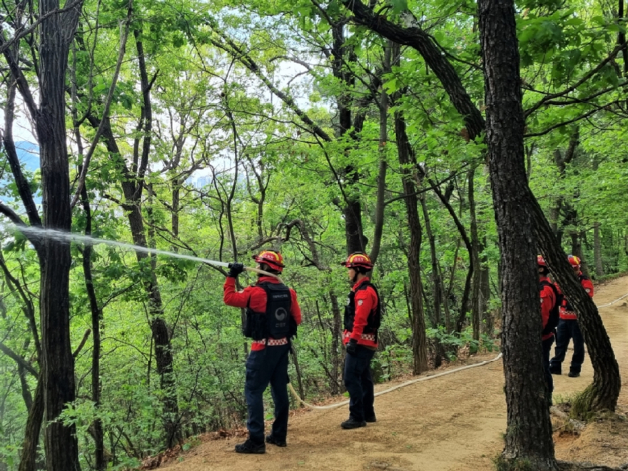 사진2.서울국유림관리소, 산불재난특수진화대 자체 산불진화 훈련.jpg.jpg