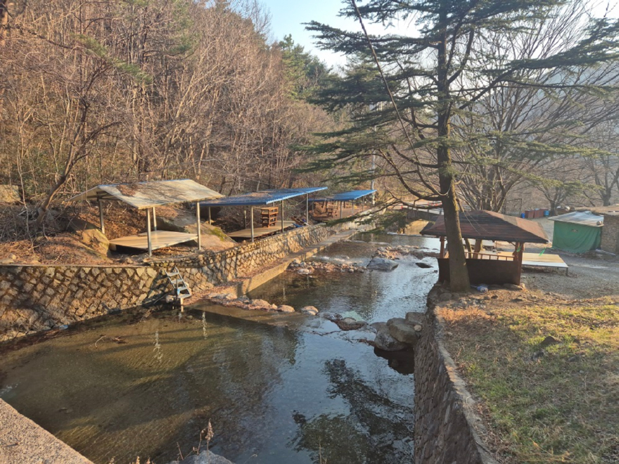 산림계곡 불법시설 정비 전.jpeg