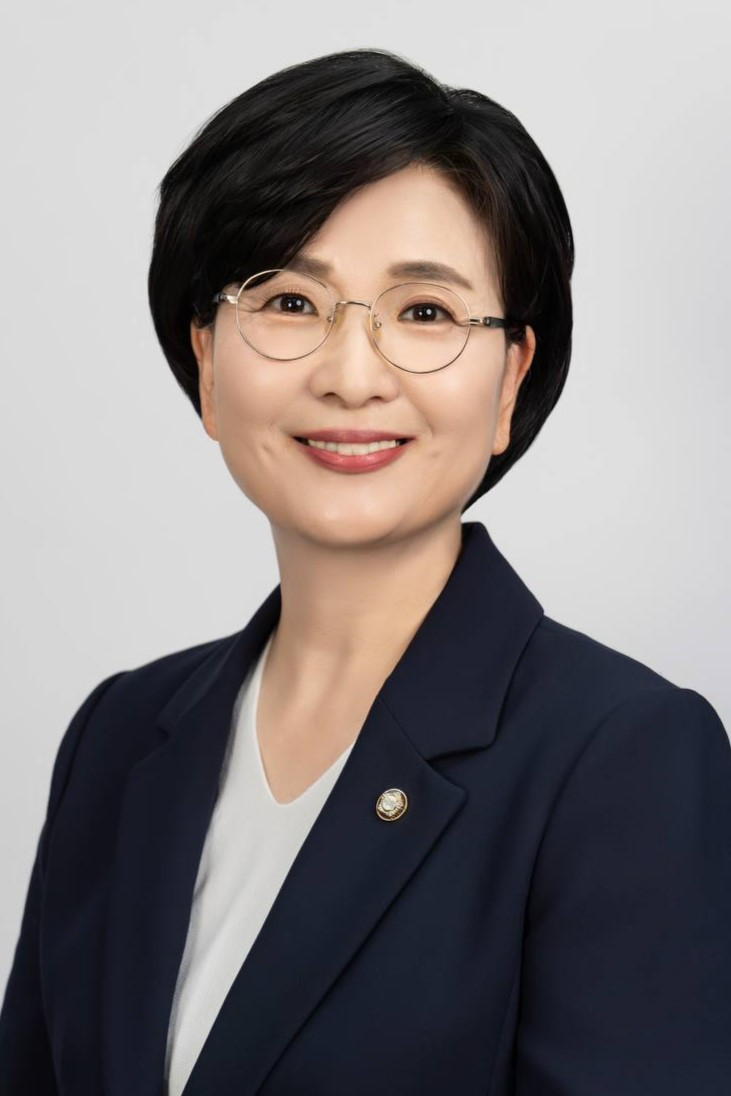 의원님_사진_최종.jpg