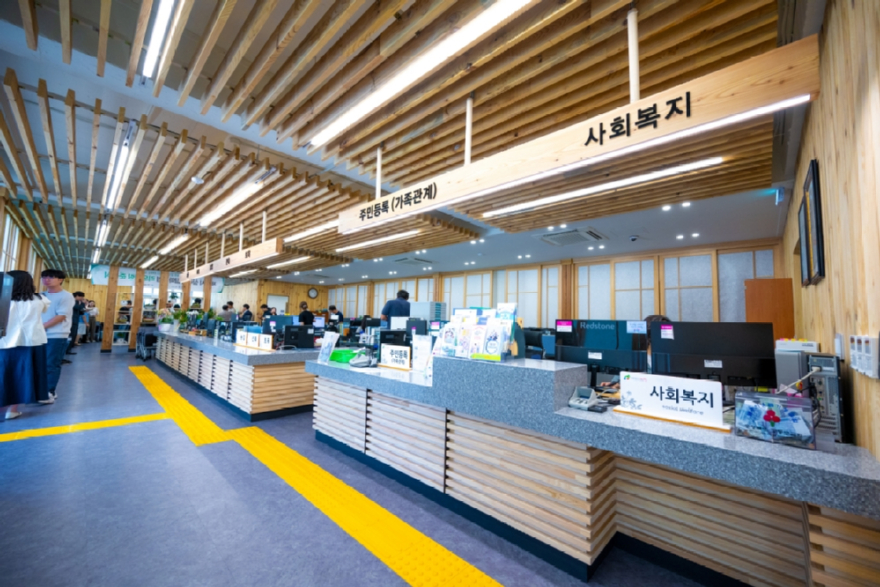 제천시, 산불피해목으로 공공시설 새단장 (2).jpg