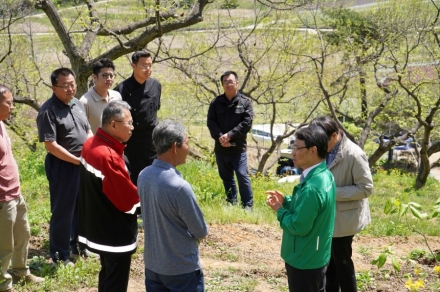 박은식 산림청장, 충주 밤 재배 임가 찾아 민생현장 점검