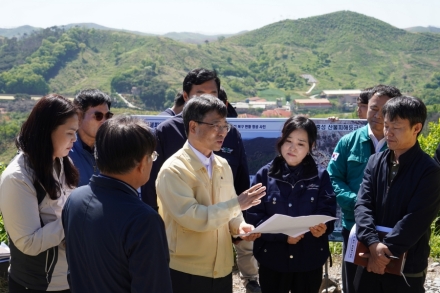 박은식 산림청장, 홍성 산불피해지 조림복원 현장 점검
