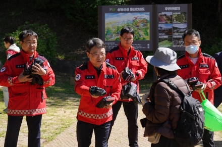 박은식 산림청장, 청주 상당산성서 산불예방 대국민 캠페인 실시