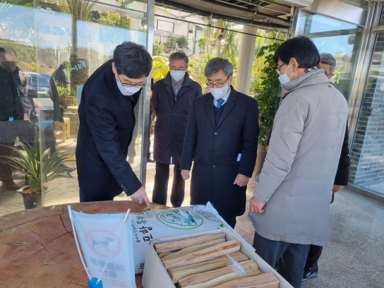 남태헌 산림청 차장, 포항목재유통센터 방문