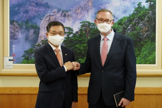 산림청장, 신임 주한영국대사와 첫 면담 가져