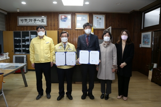 서천군, 문산초등학교와 학교 숲 조성사업 업무협약 체결