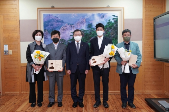 최병암 산림청장, 13일 정부대전청사에서 2, 3, 4월 ‘이달의 임업인’ 포상