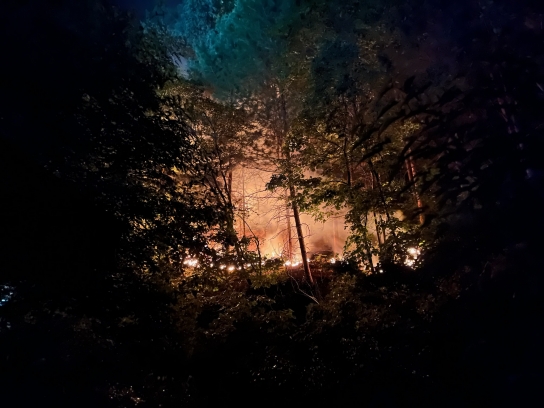 <1보> 경기 가평 야간산불 발생, 산림당국 진화중