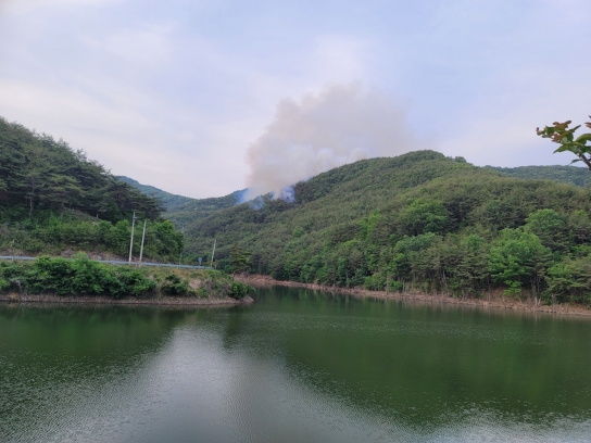 <1보> 경남 의령 산불 18시 18분 발생, 진화중