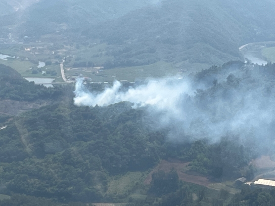 <1보> 충남 공주 산불 발생... 산림당국 진화중
