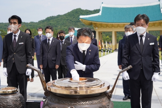 남성현 산림청장, 국립대전현충원 참배