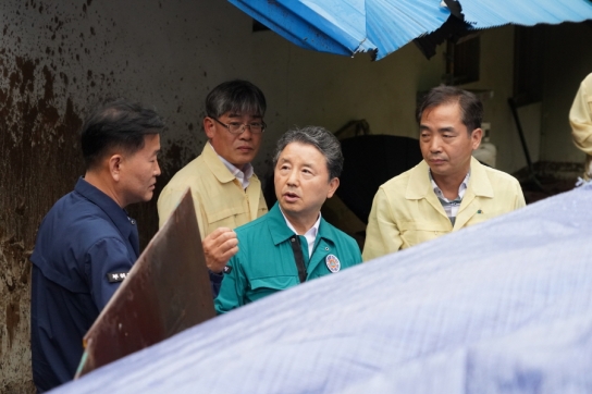 남성현 산림청장, 충남 부여군 수해 피해지 현장 점검