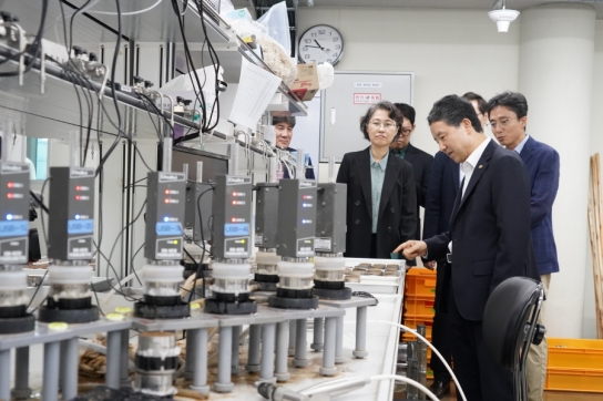 남성현 산림청장, 한국임업진흥원 임업기술실용화센터 방문