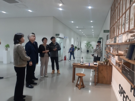 미국 피닉스시 사막식물원 이사장,수원수목원 방문해 교류·협력 방안 논의