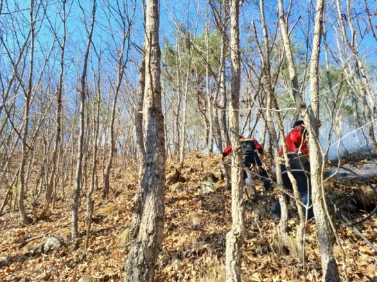 경북 청송군 현서면 산불발생... 진화완료