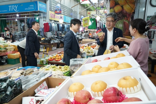 임상섭 산림청장, 추석맞아 전통시장·장애인요양거주시설 방문해 따뜻한 온정 나눠...