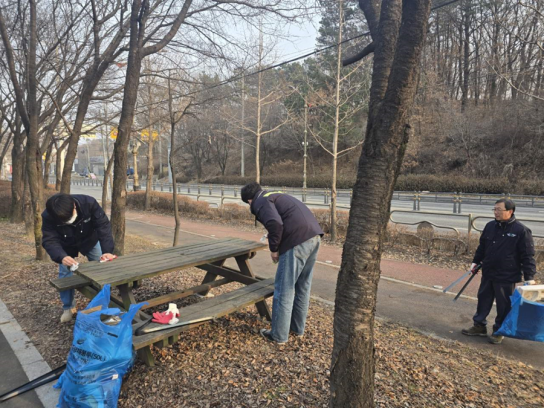 여주시 ‘설맞이 공원 · 걷고싶은거리 · 황학산수목원 대청소' 실시