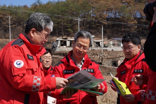 [산림청 사진뉴스] 임상섭 산림청장, 경북 영양군 산불피해 상황 점검